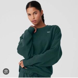 ALO Yoga Midnight Green Sweatshirt